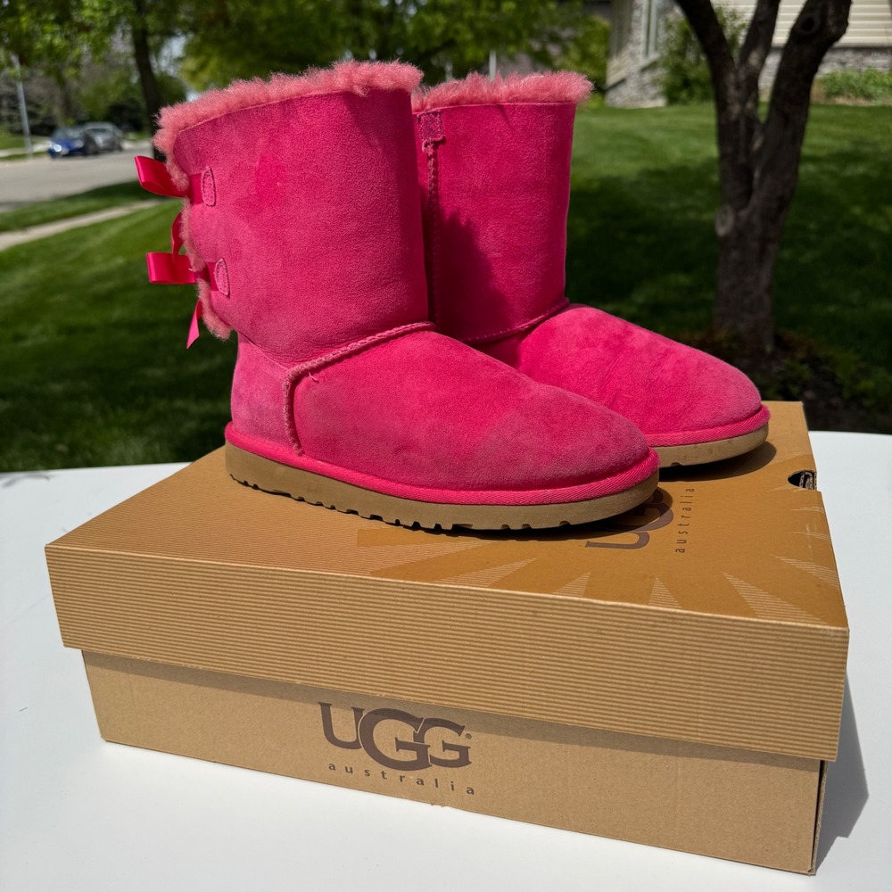 UGG K Bailey Bow Cerise Pink Suede Sheepskin Mid Calf Ankle Boots Womens 6